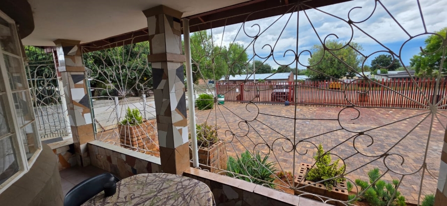 5 Bedroom Property for Sale in Elandia North West